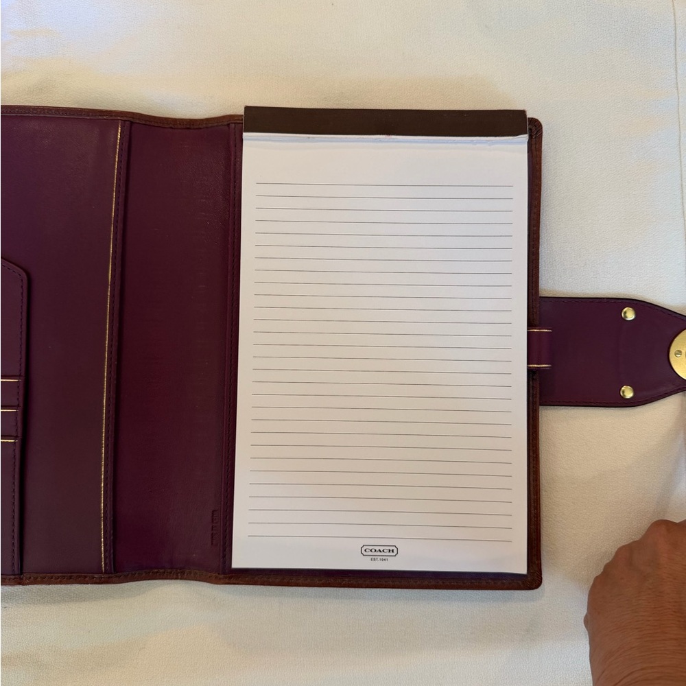 Vintage Coach Planner/Agenda in Plum with Tan Trim and Brass Turnlock - Picture 4 of 8